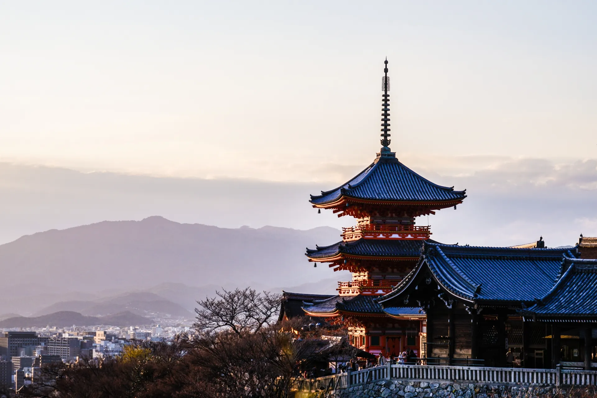 関西で巡る日本の心｜初心者でも楽しめる寺社仏閣ガイド